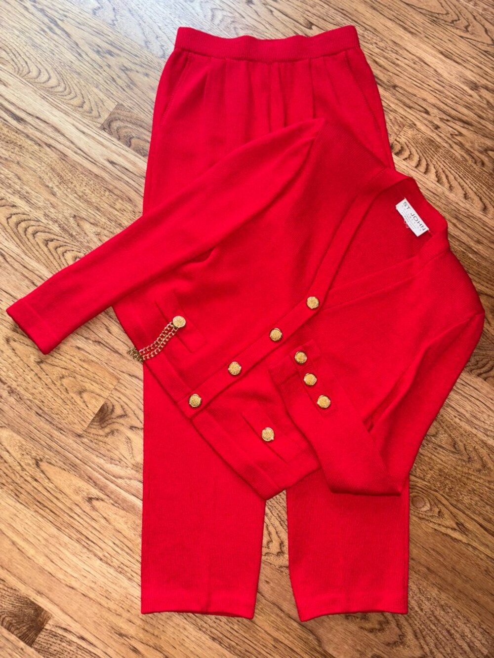 VTG St John Marie Gray Santana Knit Red Jacket & Pants Suit Gold Buttons Size 6
